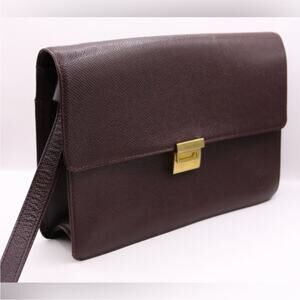 Louis Vuitton Taiga Selenga Pochette